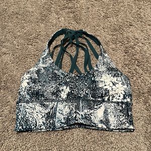 Lululemon bra size 4